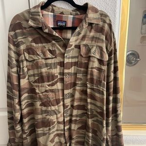 Patagonia Mens Camo Flannel sz M